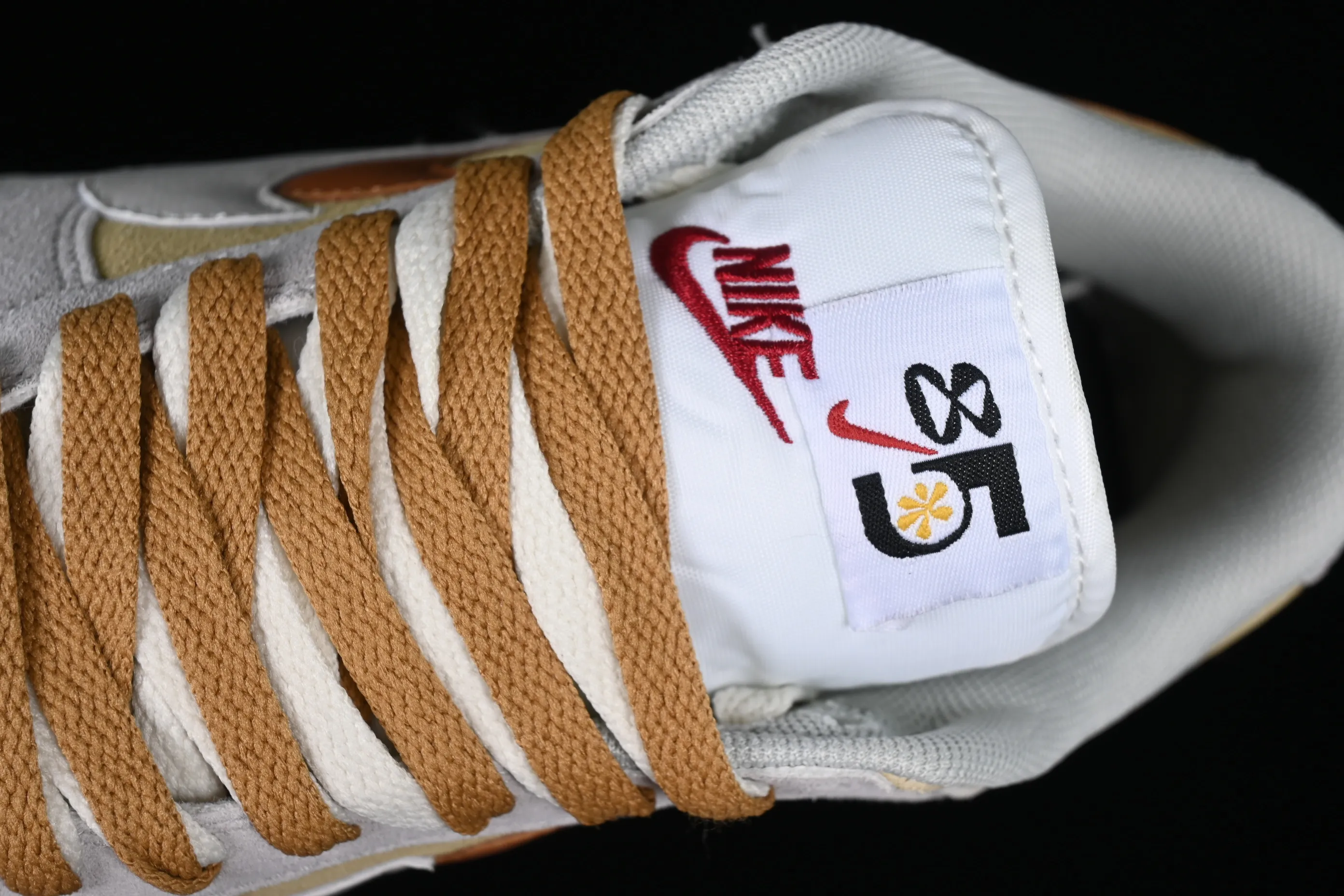All Categories Nk SB Dunk Series Nk SB Dunk Low Low-top sneakers Cost-effective version Nk SB Dunk Low "85" double hook SB low-top sports and leisure sneakers DO9457-109